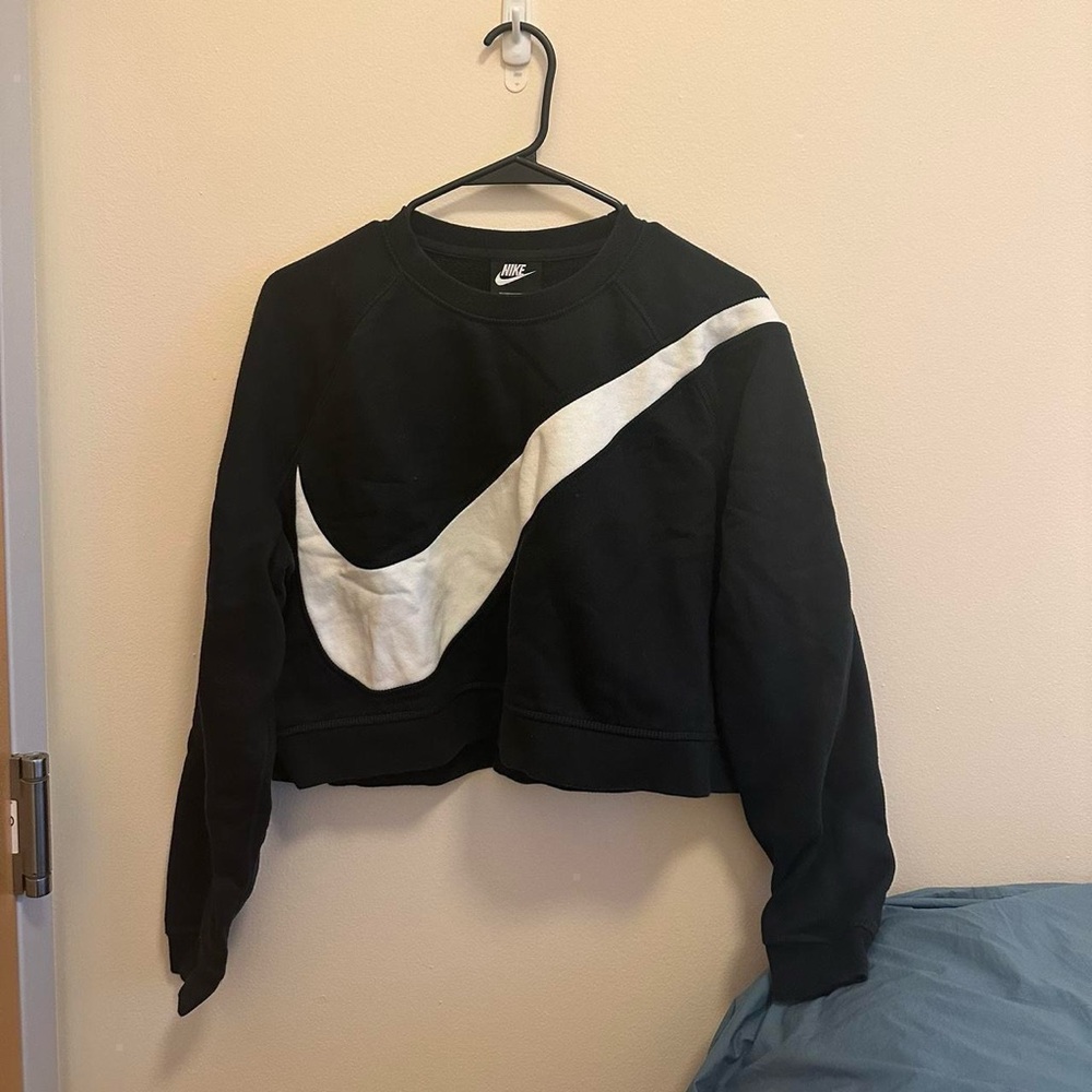 Nike Black and White Sweatshirt